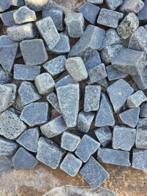 Tumbled Black Granite 20kg Bag